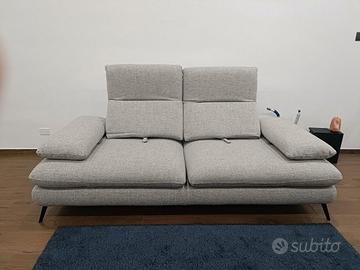 divano  nuovissimo poltrone e sofà 