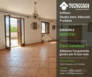 VILLA A SCHIERA A LATINA