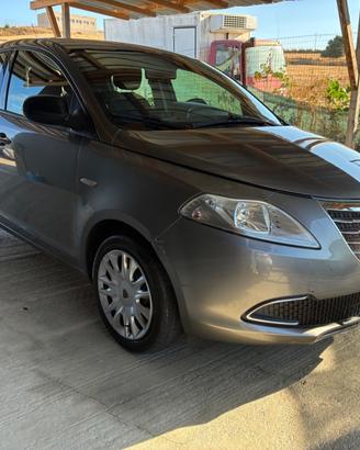 Lancia Ypsilon 1.2 69 CV Platinum