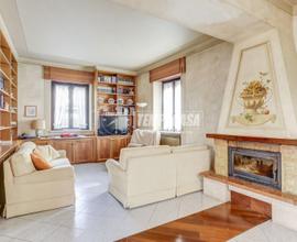GALLARATE - CRENNA: VILLA INDIPENDENTE CON GIARDIN
