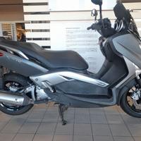Yamaha X-Max 250