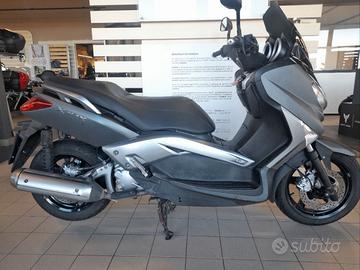 Yamaha X-Max 250