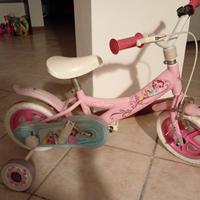 bicicletta con rotelle 