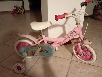 bicicletta con rotelle 