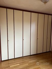 Armadio in legno 8 ante
