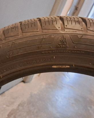 Pneumatici invernali Starmaxx Incurro 235/50 R19