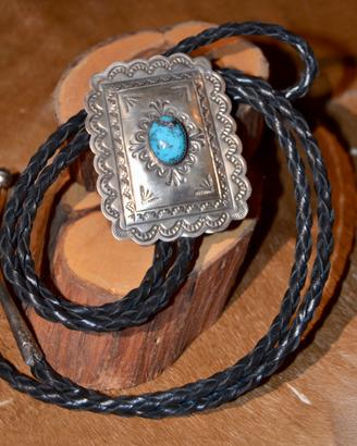 Bolo Tie Nativo Americano Autentico in Argento