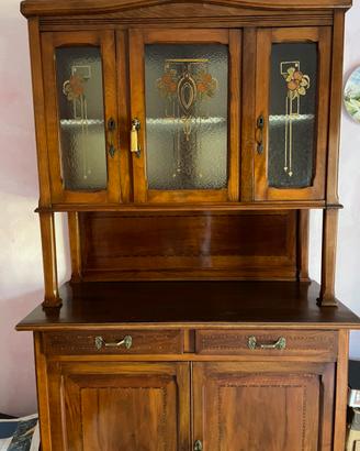 Credenza in stile Liberty