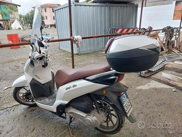 scooter peugeot 250