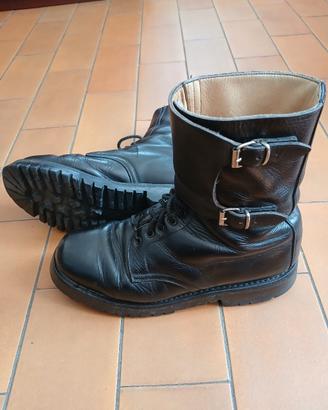 stivali militari