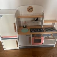 Cucina giocattolo in legno