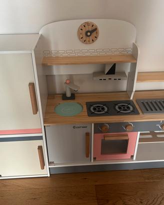 Cucina giocattolo in legno