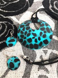 Set girocollo e orecchini leopardati madreperla