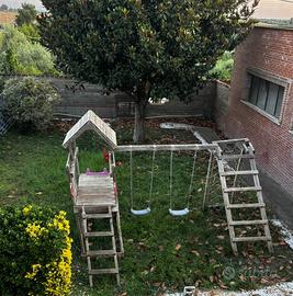 Gioco da giardino in legno con doppia altalena