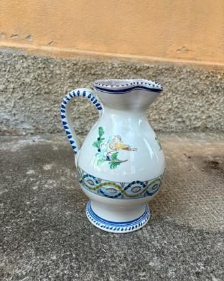 Brocca vintage in ceramica bianco con decori