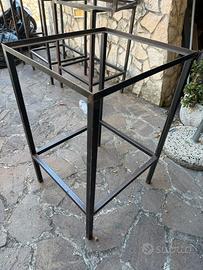 Tavoli in ferro