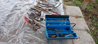 Serie di materiali da giardinaggio .