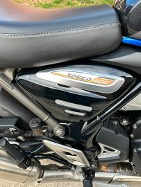 Moto Triumph speed 400