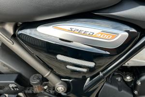Moto Triumph speed 400