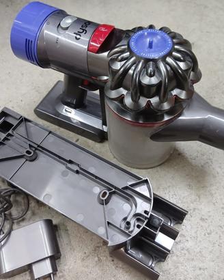 Dyson v8