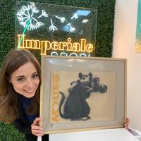 Banksy -  Dismaland Ratto con firma fronte