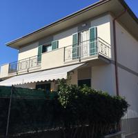 Villetta vista mare a Marina di Carrara