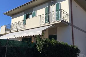 Villetta vista mare a Marina di Carrara