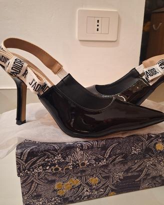 décolleté slingback in pelle verniciata nera