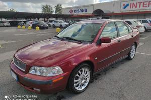 VOLVO S40 T4  (200 HP)