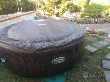 PISCINA IDROMASSAGIO GONFIABILE BESTWAY