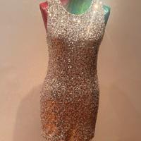 Elegante abito elasticizzato, color champagne