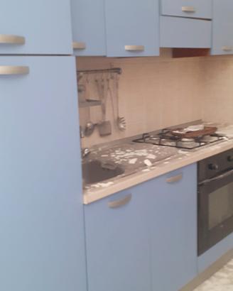 cucina .completa di elettrodomestici 