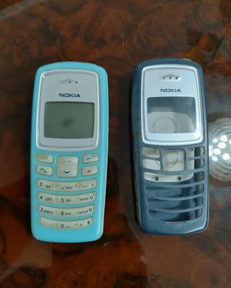 Nokia 2100 con seconda cover