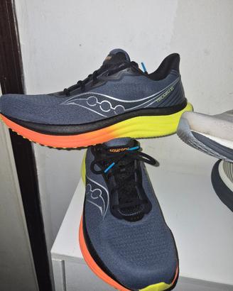 3. Pizzi .Saucony Triumph 23