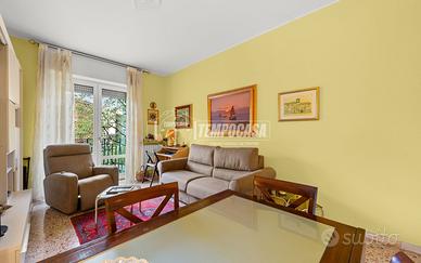 AMPIO BILOCALE CON AFFACCIO SU PIAZZA IMPERATORE T