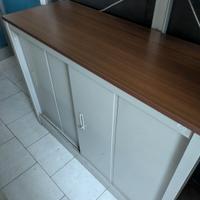 Mobile da ufficio in ferro con ante scorrevoli