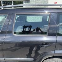 PORTIERA POSTERIORE SINISTRA SKODA Yeti 1Â° Serie