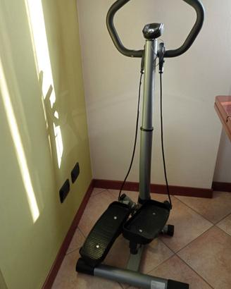 Attrezzo sportivo stepper