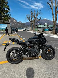 YAMAHA MT-07 TECH BLACK