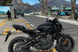 YAMAHA MT-07 TECH BLACK