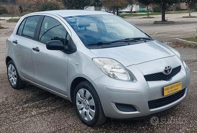 TOYOTA YARIS -CONSUMI RIDOTTI-UNICO PROPRIETARIO
