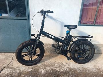 Bici elettrica e-bike pieghevole colore nero