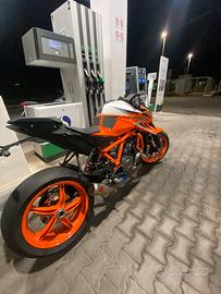 Ktm 1290 super duke r