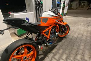 Ktm 1290 super duke r