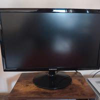 schermo PC 22 pollici 