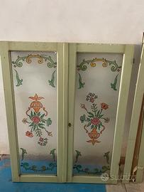 Finestra in legno doppi anta  vetro dipinto a mano