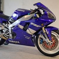 Yamaha r1