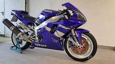 Yamaha r1