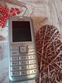 Nochia con fotocamera a colori 