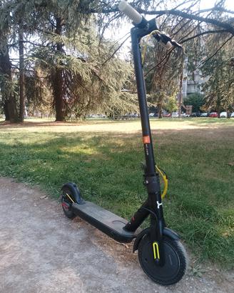 Monopattino elettrico funziona batteria buona 